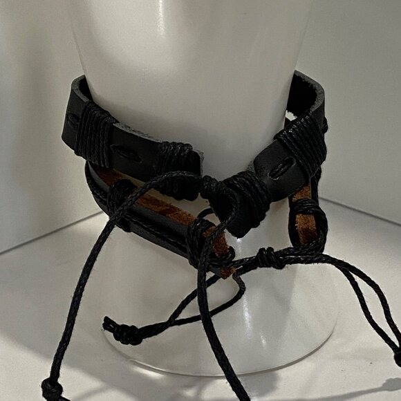 Handcrafted Leather 2 Bracelets set  With Eagle open wings Emblem & Adjustable - Picture 5 of 9